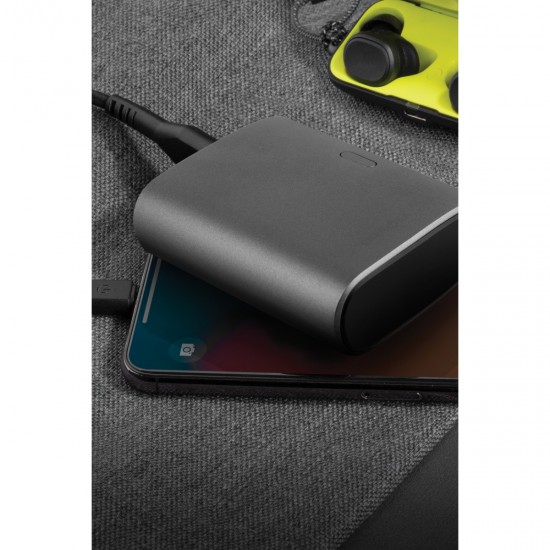 Energea ComPac 35 10.000 mAh Dijital Göstergeli 35W Type-C Çıkışlı 22.5W USB Çıkışlı PD Hızlı Şarj Powerbank
