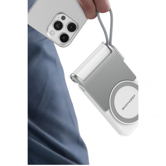 Keephone PB45 Hotta 10.000 mAh 22.5W Dahili Type-C Kablolu 15W Kablosuz Şarj Destekli Standlı PD Magsafe Powerbank (Beyaz)